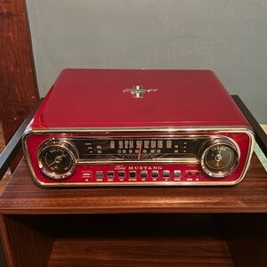 Ion Audio Mustang LP 4-in-1 Classic Car-Style Music Center